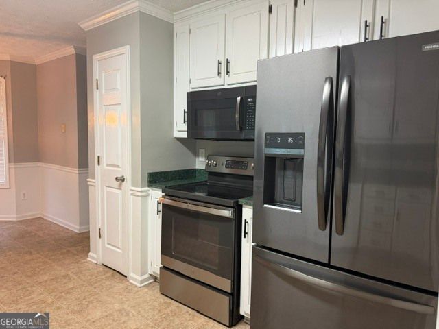 2242 Vintage Oaks Drive, Loganville, GA 30052