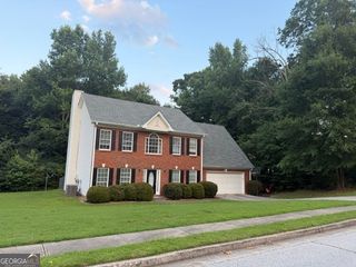 2242 Vintage Oaks Drive, Loganville, GA 30052