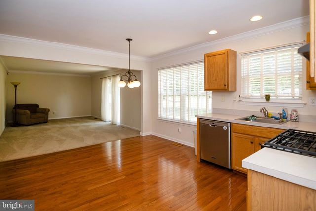 34 CHESTERTOWN RD, Sicklerville, NJ 08081