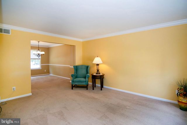 34 CHESTERTOWN RD, Sicklerville, NJ 08081