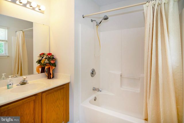 34 CHESTERTOWN RD, Sicklerville, NJ 08081