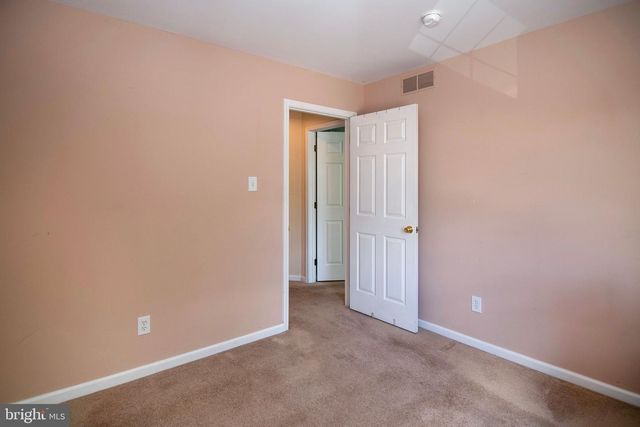 34 CHESTERTOWN RD, Sicklerville, NJ 08081
