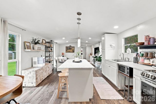 1433 Oakbrook Lane, Denver, NC 28037