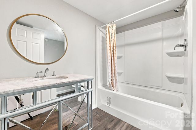 1433 Oakbrook Lane, Denver, NC 28037