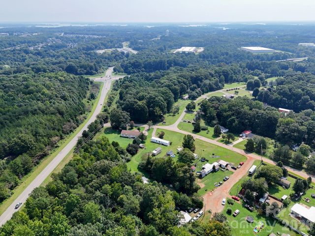 1433 Oakbrook Lane, Denver, NC 28037