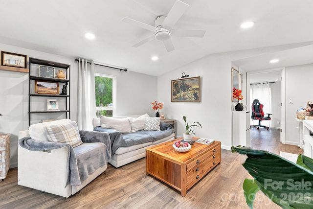1433 Oakbrook Lane, Denver, NC 28037