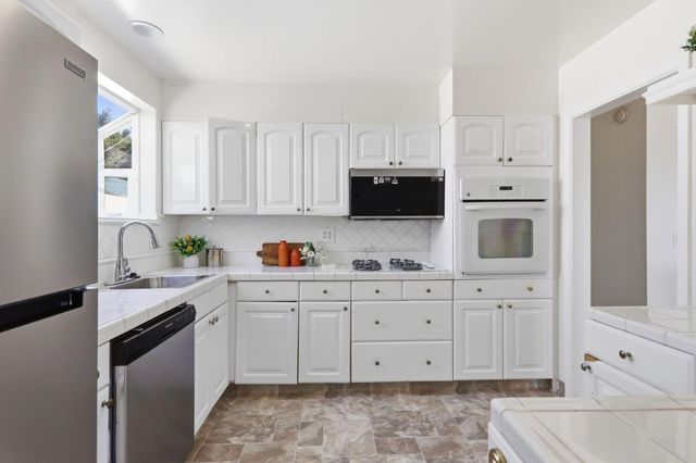 725 Clarinada Avenue, Daly City, CA 94015