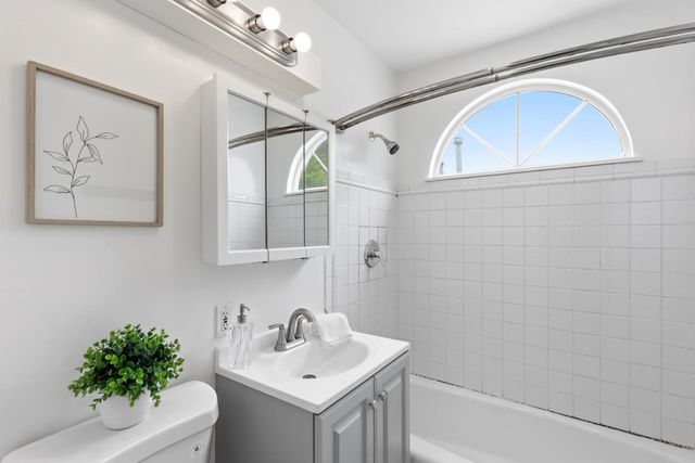725 Clarinada Avenue, Daly City, CA 94015