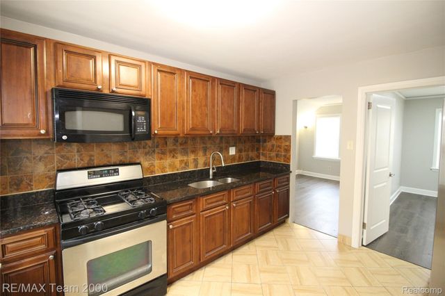 6801 Barrie Street, Dearborn, MI 48126