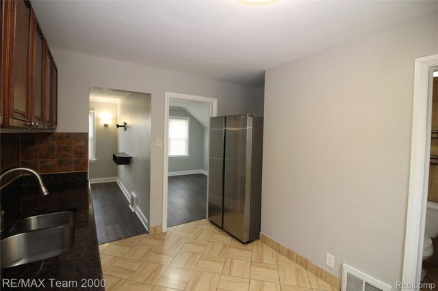 6801 Barrie Street, Dearborn, MI 48126