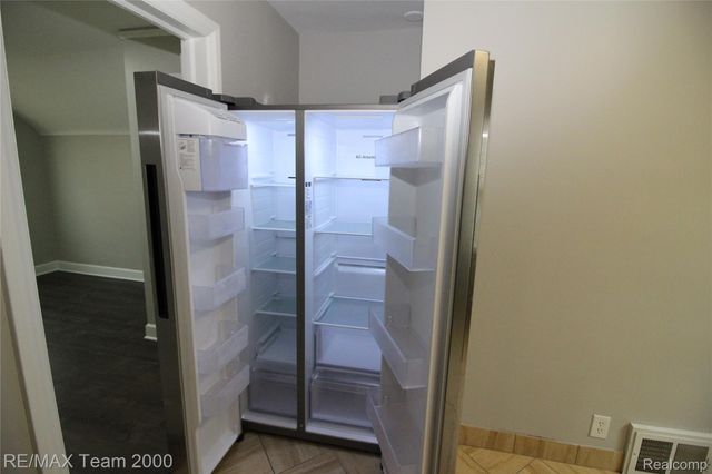 6801 Barrie Street, Dearborn, MI 48126