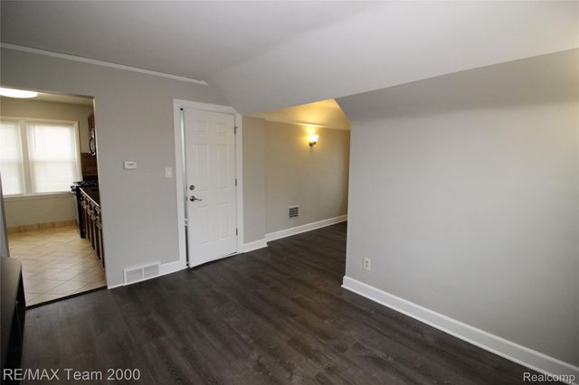 6801 Barrie Street, Dearborn, MI 48126