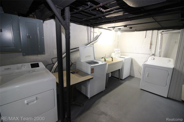 6801 Barrie Street, Dearborn, MI 48126