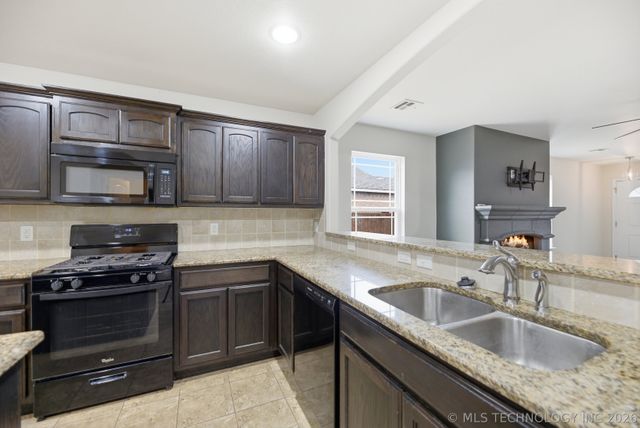 1470 W Burnham Avenue, Sapulpa, OK 74066