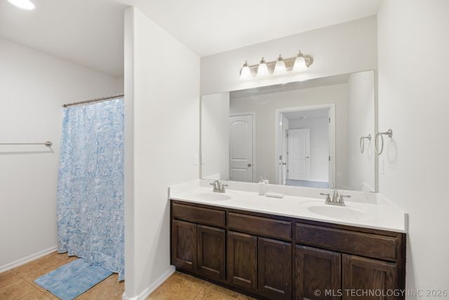 1470 W Burnham Avenue, Sapulpa, OK 74066