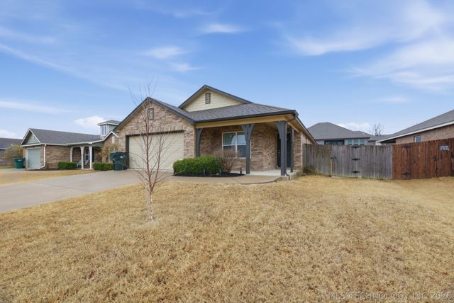 1470 W Burnham Avenue, Sapulpa, OK 74066