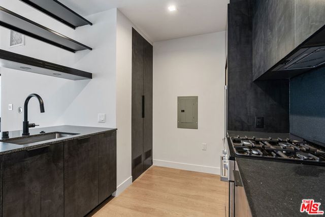 10700 Tabor Street 421, Los Angeles, CA 90034