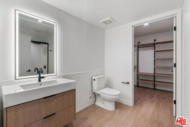 10700 Tabor Street 421, Los Angeles, CA 90034