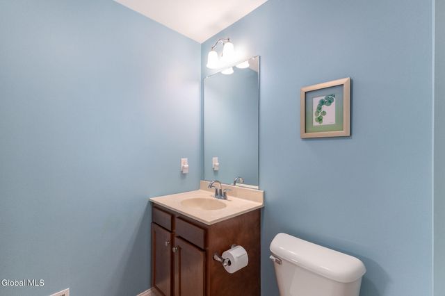 49 Buckingham Lane, Cohoes, NY 12047