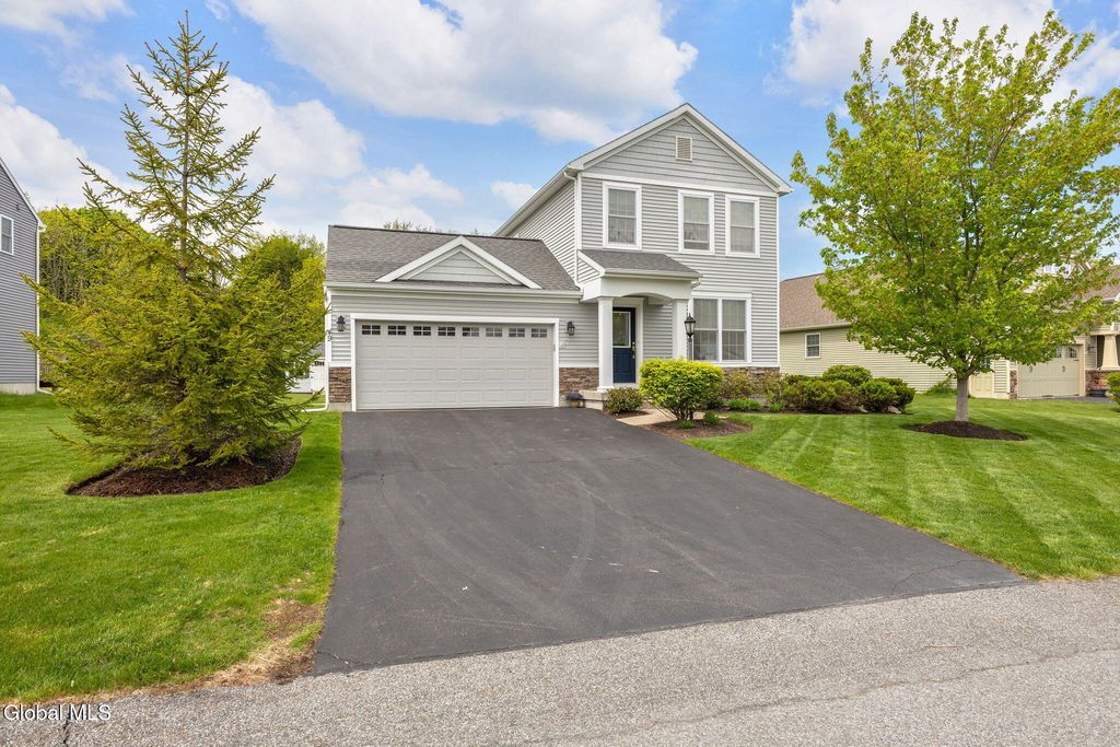 49 Buckingham Lane, Cohoes, NY 12047