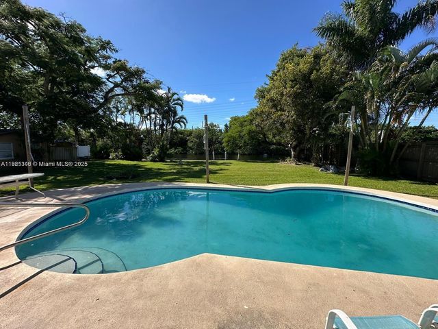 4449 SW 35th Ave, Dania Beach, FL 33312