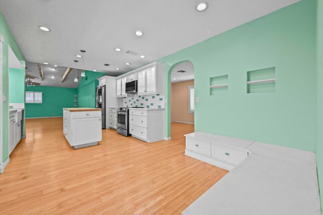 2009 SW 36th Avenue, Delray Beach, FL 33445