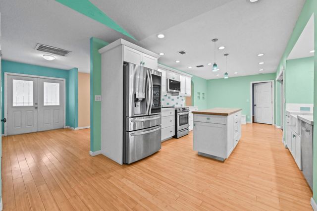 2009 SW 36th Avenue, Delray Beach, FL 33445