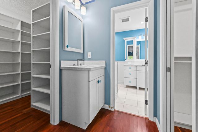 2009 SW 36th Avenue, Delray Beach, FL 33445