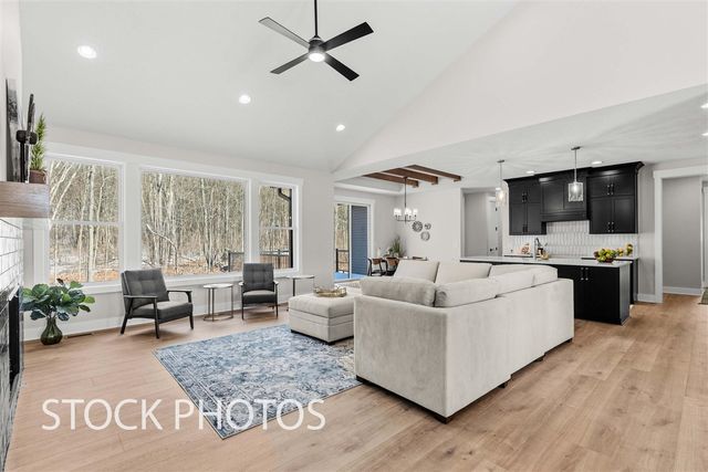 8137 W Pq Avenue, Kalamazoo, MI 49009