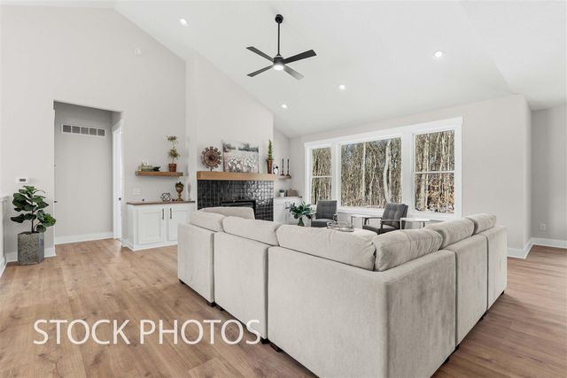 8137 W Pq Avenue, Kalamazoo, MI 49009