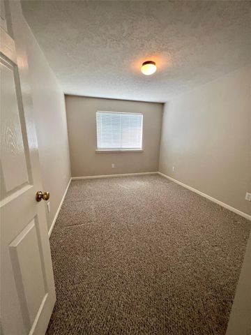 7535 Park Bend Lane, Pasadena, TX 77505