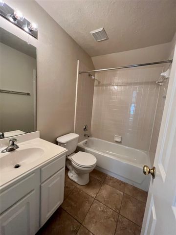 7535 Park Bend Lane, Pasadena, TX 77505