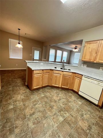 7535 Park Bend Lane, Pasadena, TX 77505