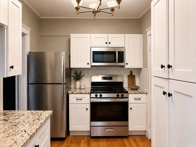 32 Summit Ave 5, Brookline, MA 02446