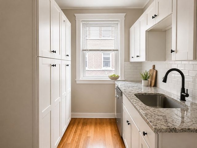 32 Summit Ave 5, Brookline, MA 02446