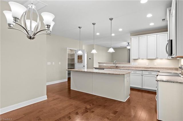 3694 Vestavia Drive, Kernersville, NC 27284