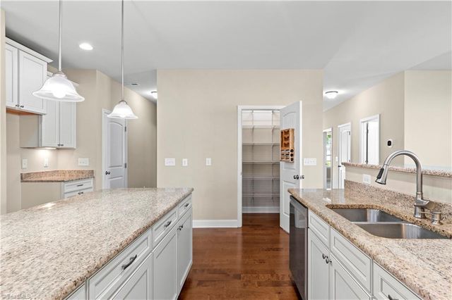 3694 Vestavia Drive, Kernersville, NC 27284