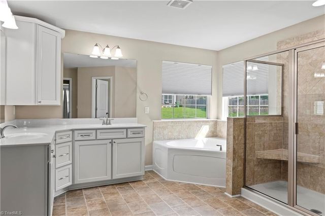3694 Vestavia Drive, Kernersville, NC 27284