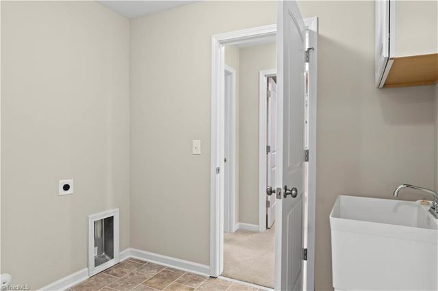 3694 Vestavia Drive, Kernersville, NC 27284