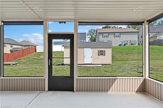 3694 Vestavia Drive, Kernersville, NC 27284