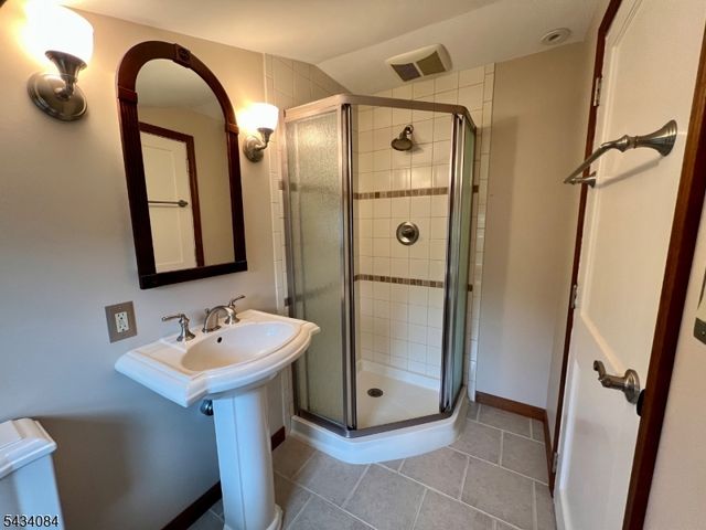 11 Kempshall Ter, Fanwood Boro, NJ 07023