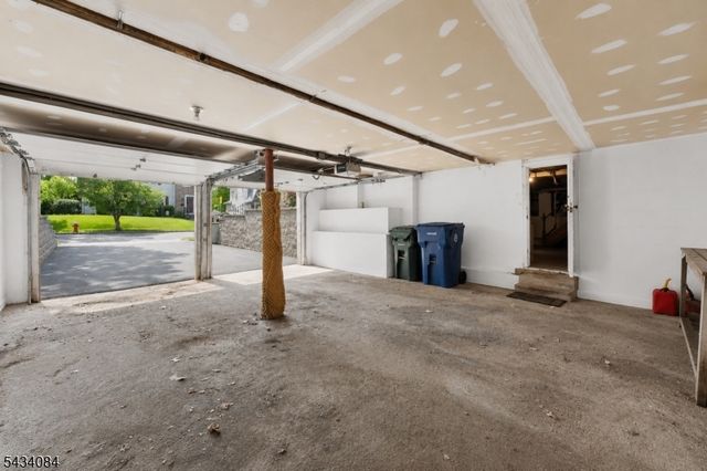 11 Kempshall Ter, Fanwood Boro, NJ 07023