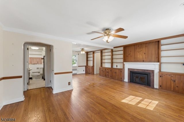 11 Kempshall Ter, Fanwood Boro, NJ 07023