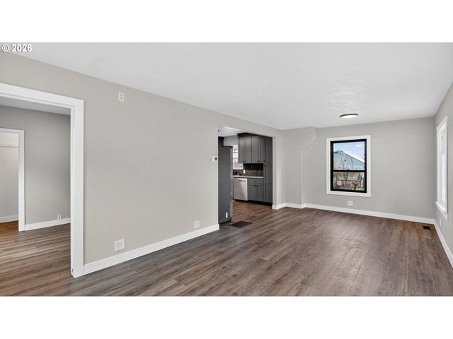 504 S 3RD St, Springfield, OR 97477