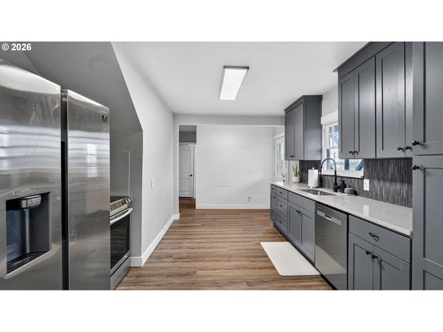 504 S 3RD St, Springfield, OR 97477