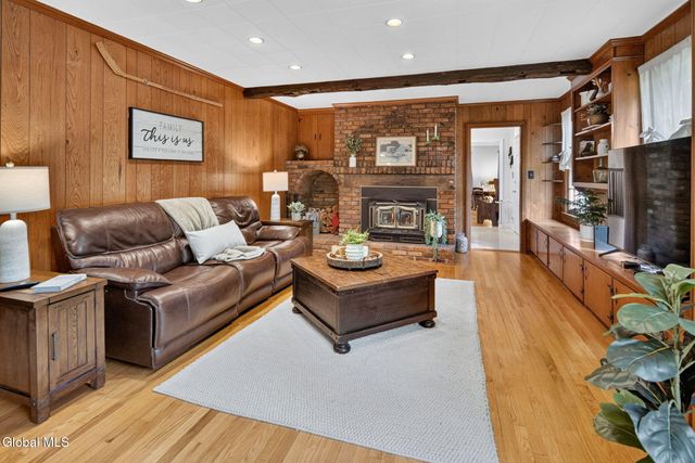 1376 Ruffner Court, Niskayuna, NY 12309
