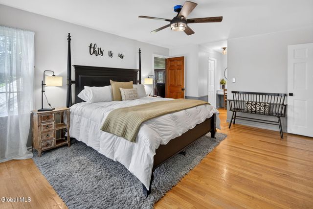 1376 Ruffner Court, Niskayuna, NY 12309