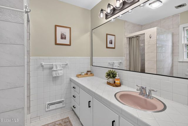 1376 Ruffner Court, Niskayuna, NY 12309