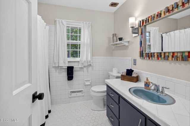 1376 Ruffner Court, Niskayuna, NY 12309