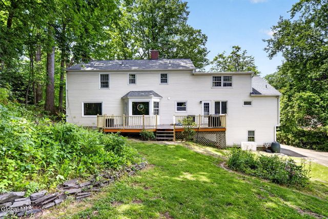 1376 Ruffner Court, Niskayuna, NY 12309